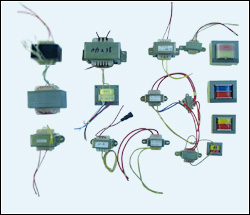 各类高低频变压器、电感、磁环、电子整流器、节能灯变压器、开关电源、霓虹灯、臭氧发生器等高压变压器，场致发光（EL）屏驱动器，冷极发光管（CCFL）驱动器及其变压器设计与制造。
